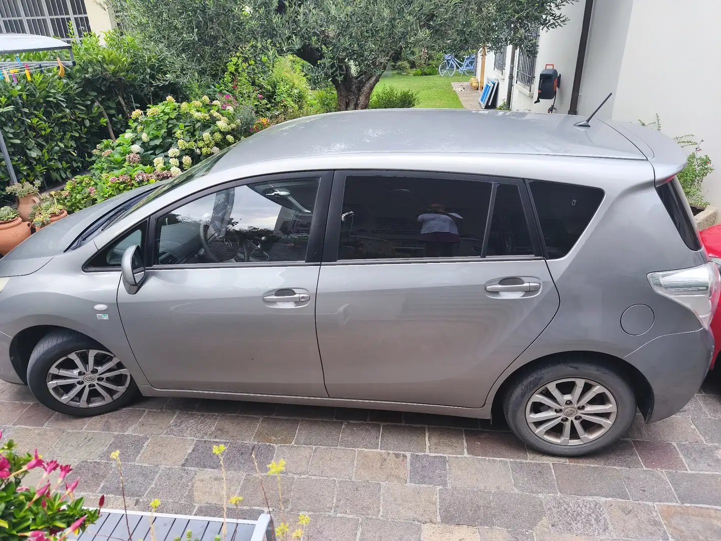 Toyota Verso Grigio - 2