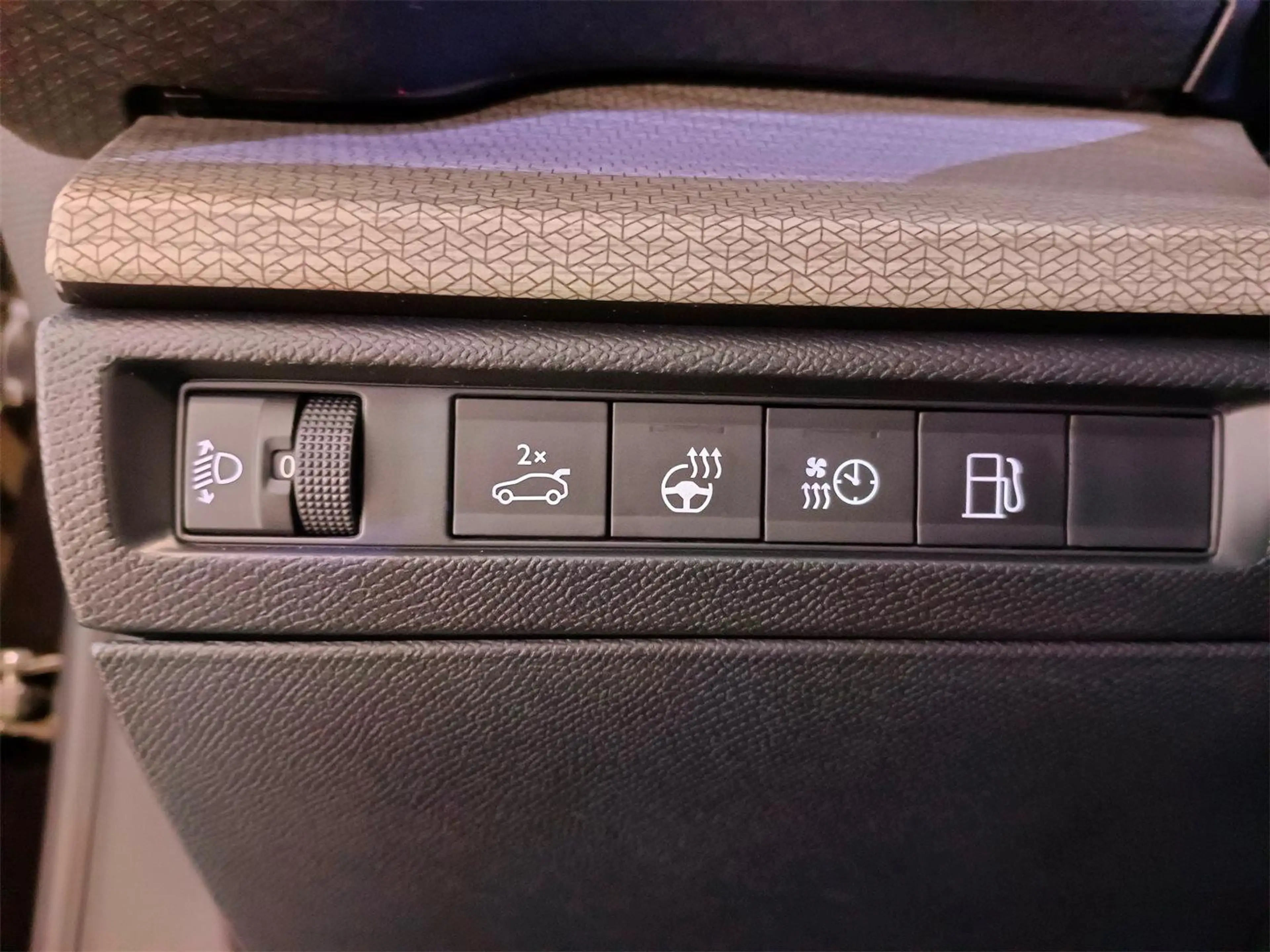 Citroen C5 X Shine Edition Hybrid 225 e-EAT8 — photo 15