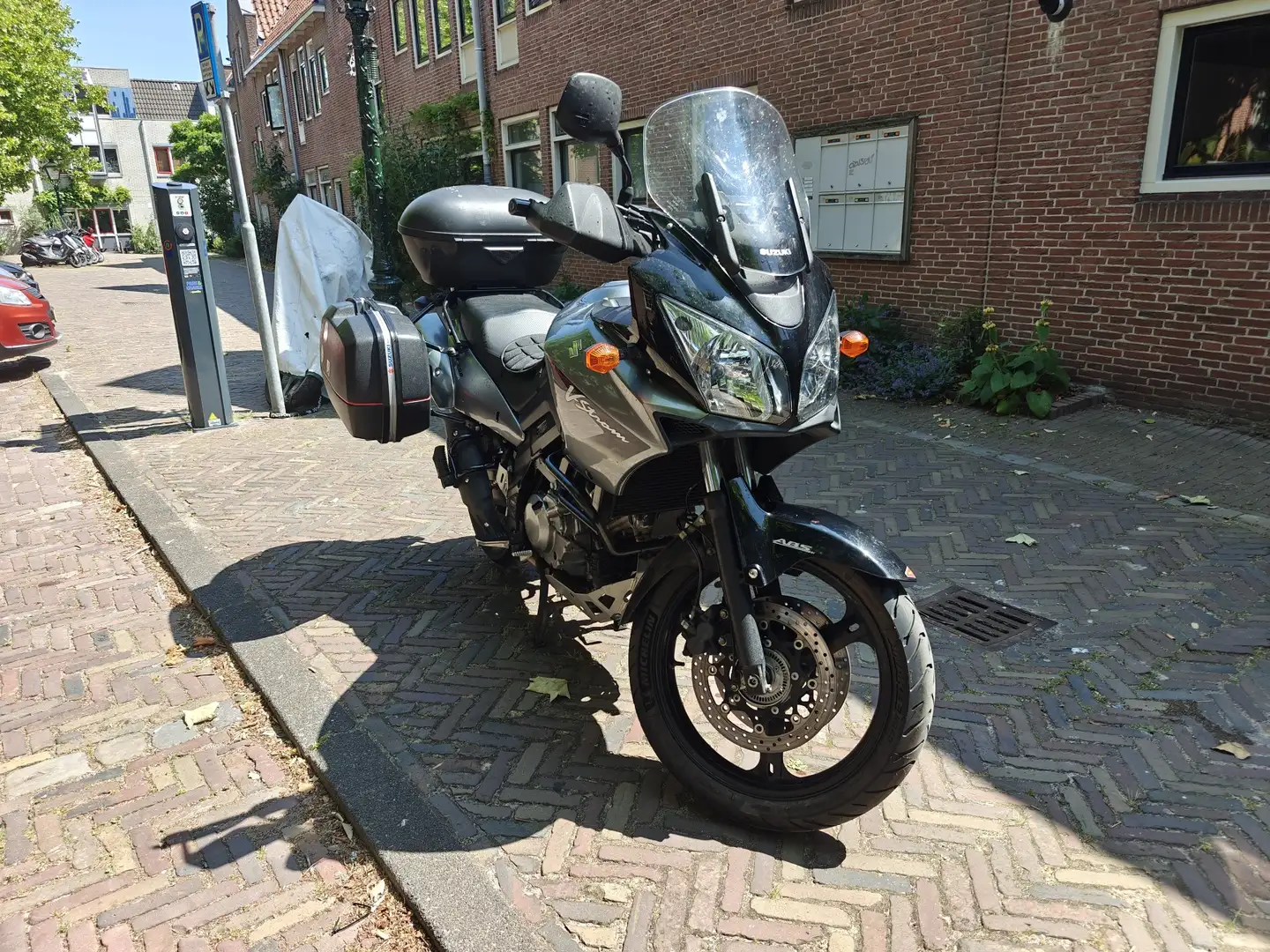 Suzuki V-Strom 650 Argent - 1