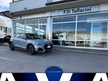 A1 Citycarver 30 1.0 tfsi Admired s-tronic 110cv