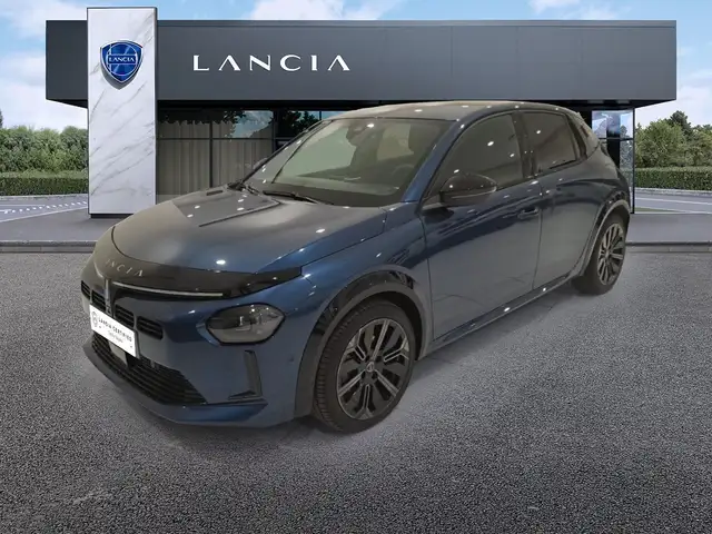 Lancia Ypsilon Ibrida Edizione Cassina e-DCT