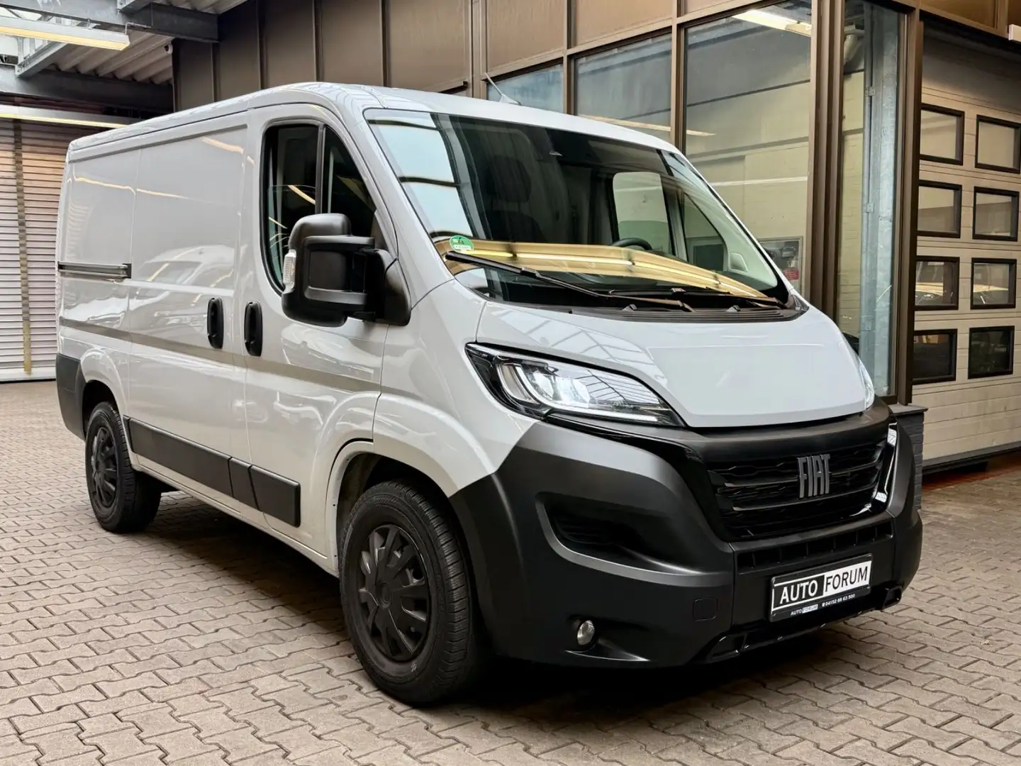 Fiat Ducato 2.2 D L1H1 AUTOMATIK AHK SORTIMO REGALE Gris - 2