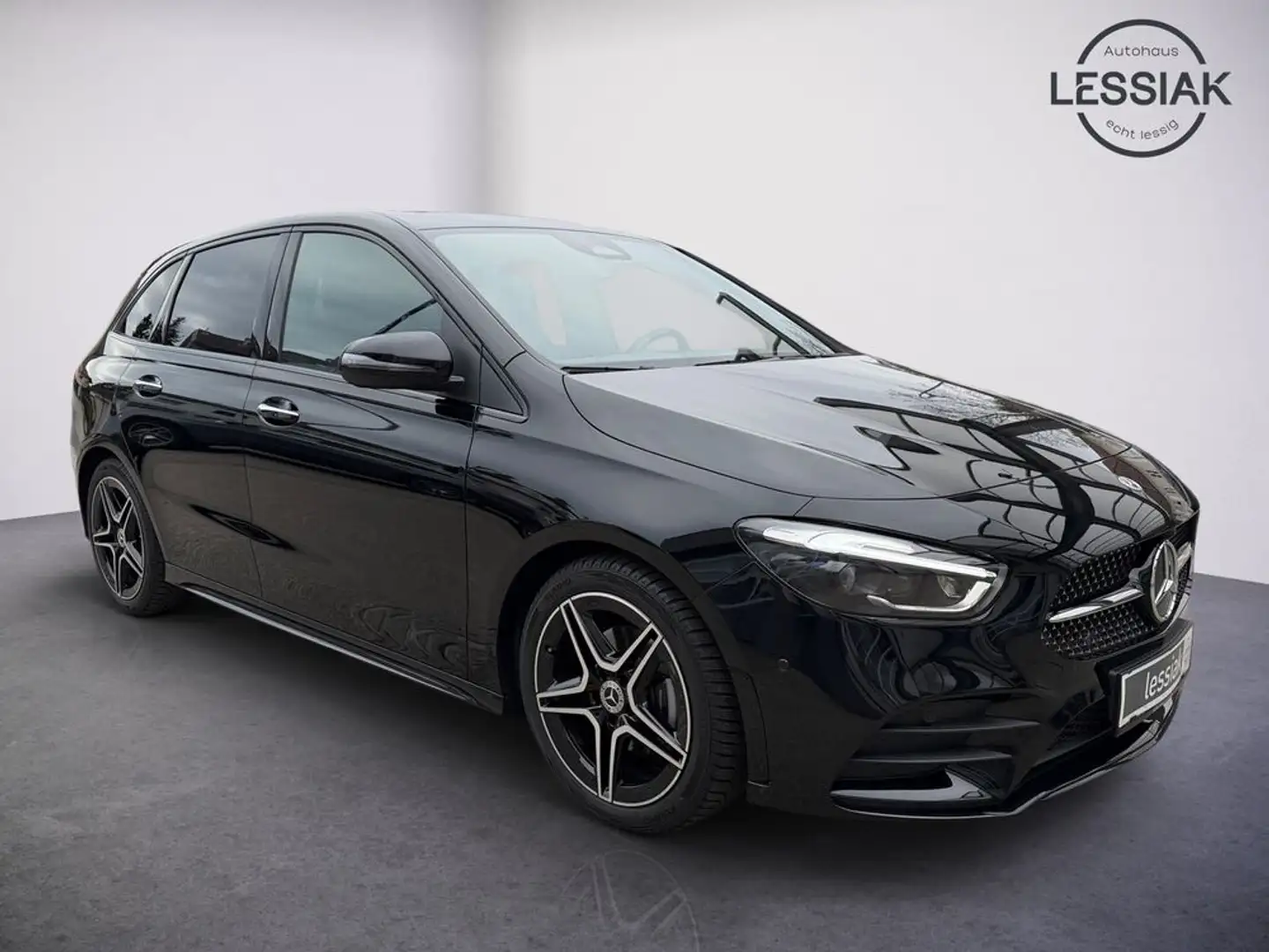 Mercedes-Benz B 180 | AMG | PP m. RFK | Mulitb.-SW | Lenkradheiz Schwarz - 2