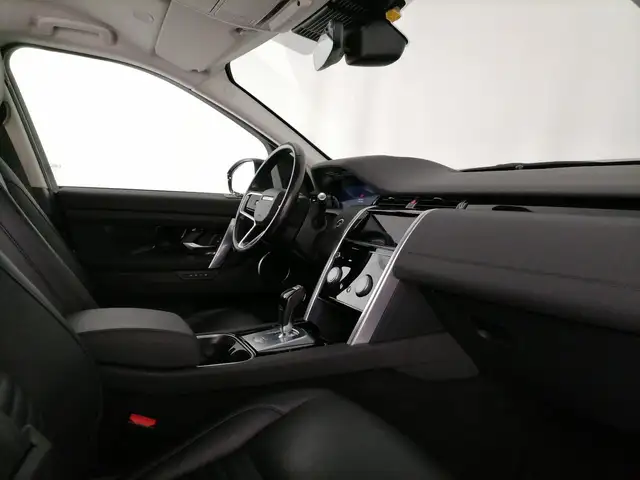 Land Rover Discovery Sport view 10