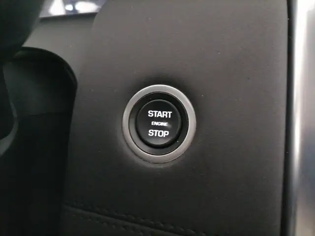 Land Rover Discovery Sport view 27