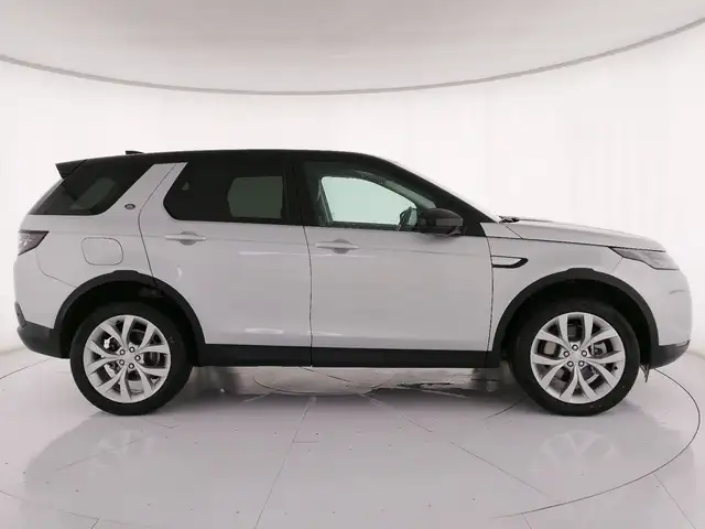 Land Rover Discovery Sport view 6