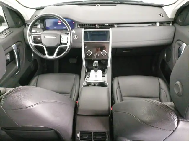 Land Rover Discovery Sport view 5