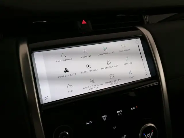 Land Rover Discovery Sport view 24