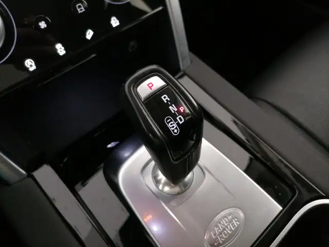 Land Rover Discovery Sport view 15