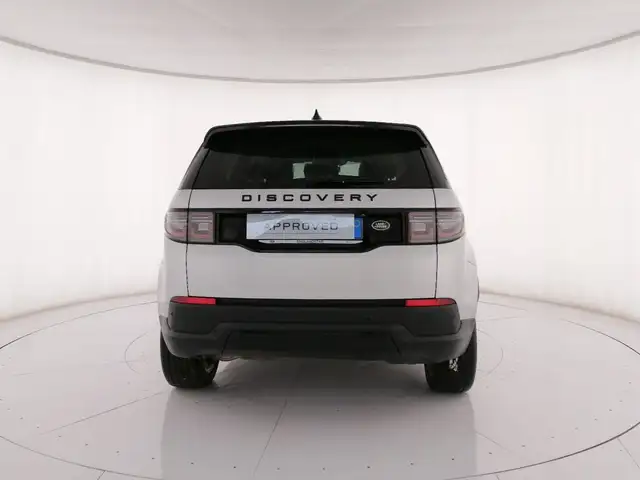 Land Rover Discovery Sport view 8
