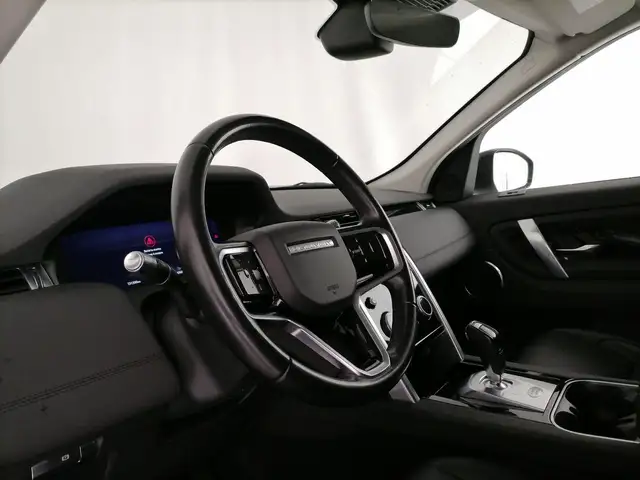Land Rover Discovery Sport view 13