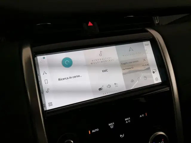 Land Rover Discovery Sport view 21