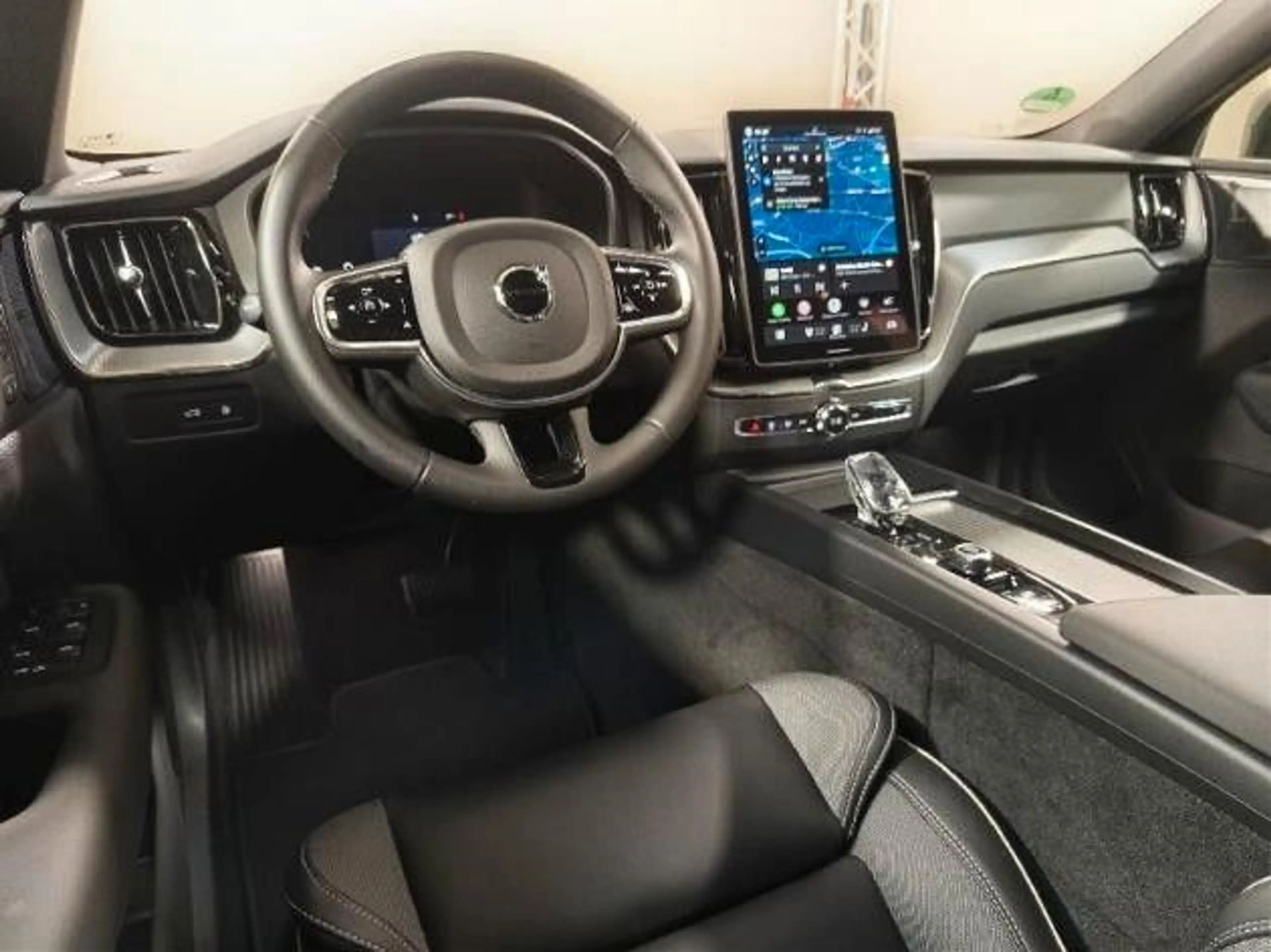 Volvo XC60 T6 Plus Black Edition Recharge Plug-In Hy — photo 3