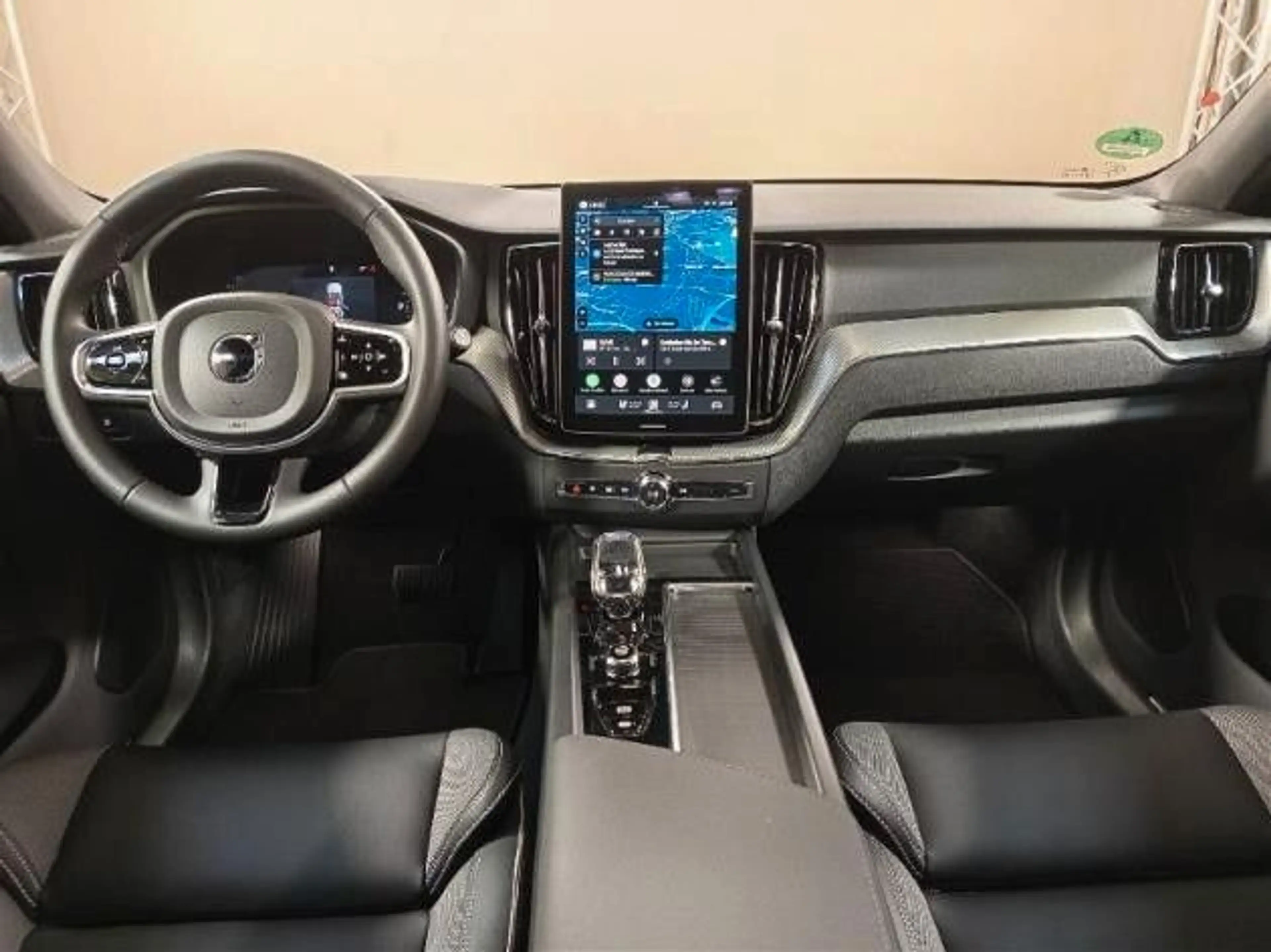 Volvo XC60 T6 Plus Black Edition Recharge Plug-In Hy — photo 7