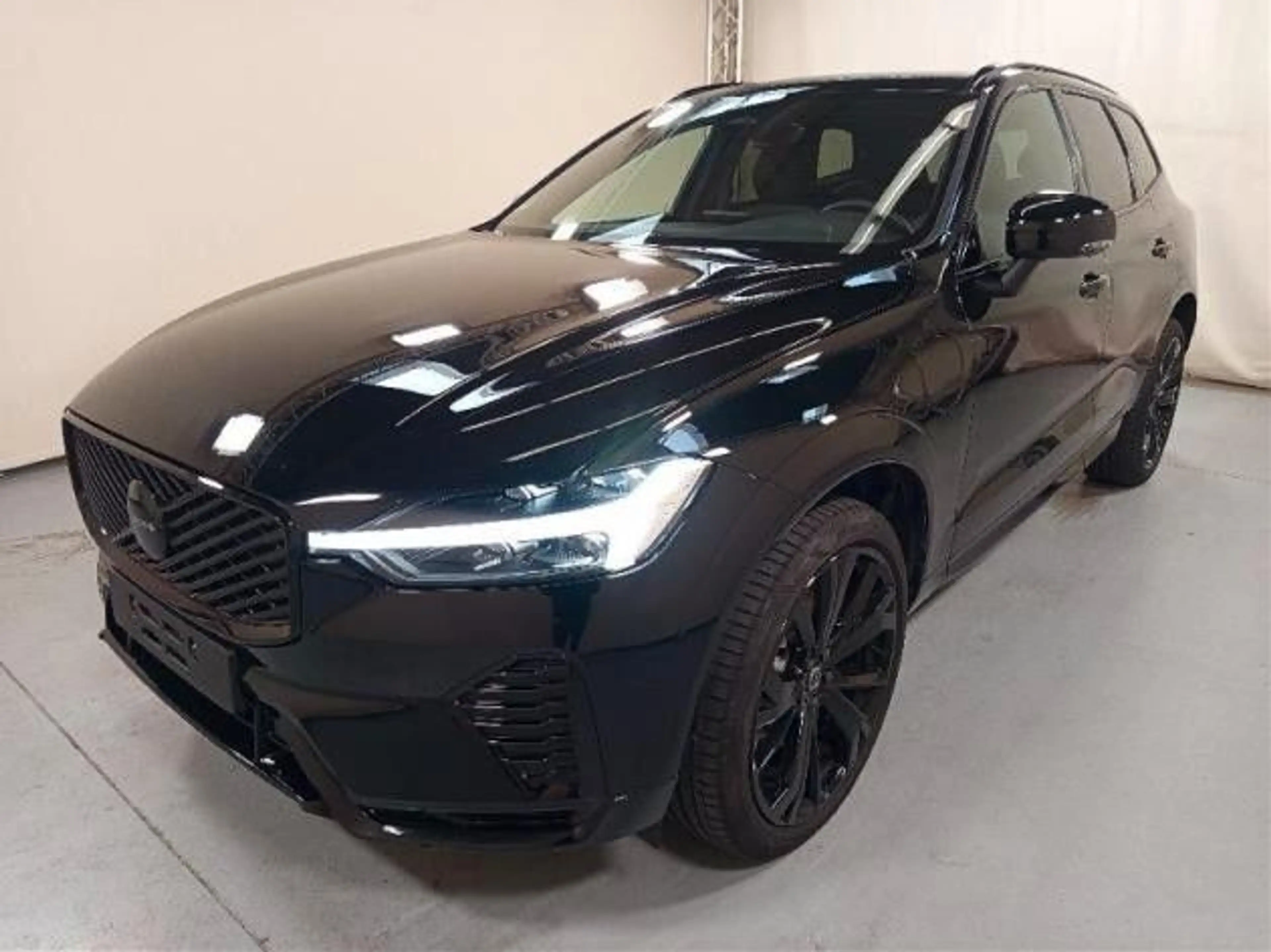 Volvo XC60 T6 Plus Black Edition Recharge Plug-In Hy