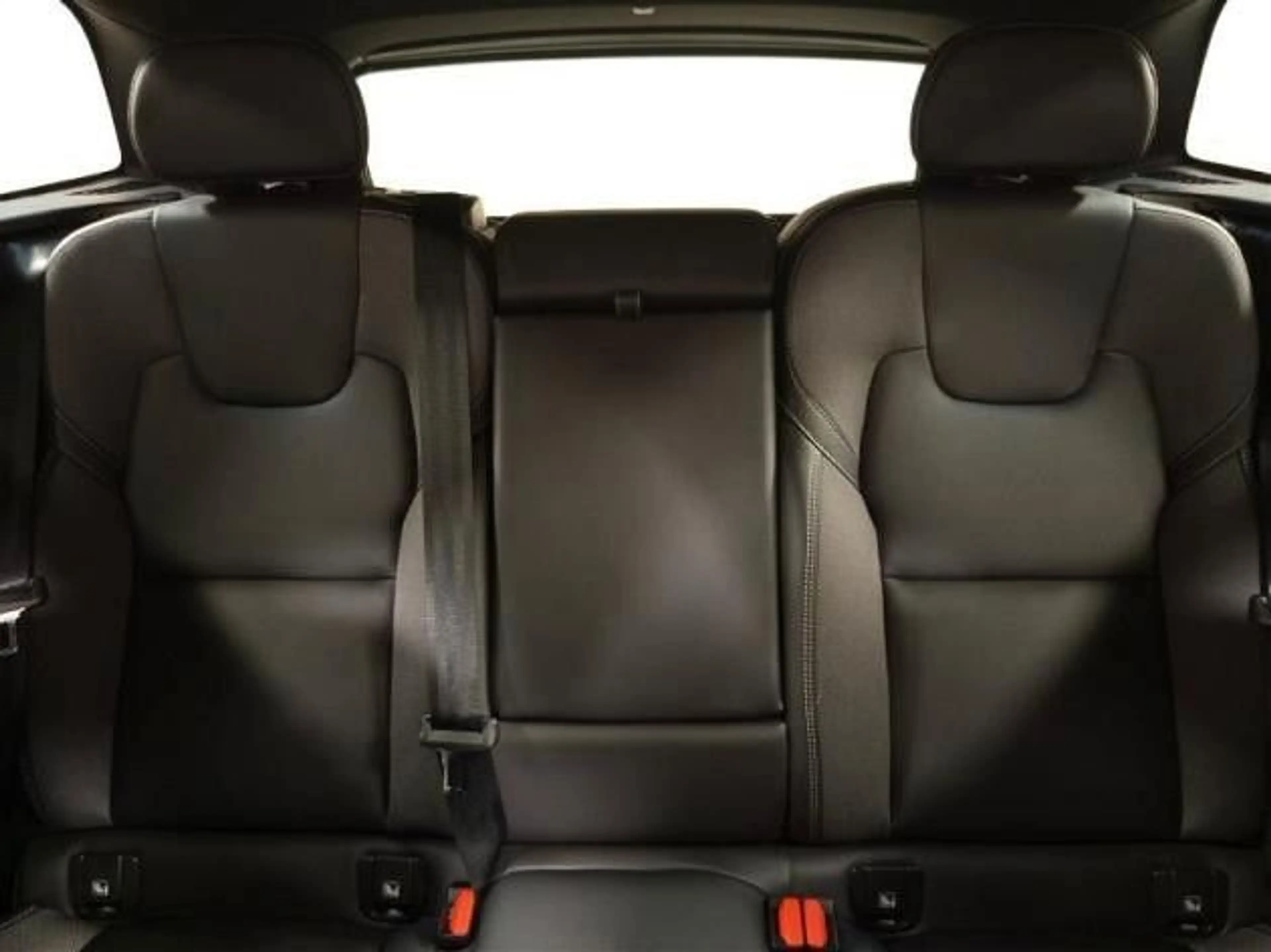 Volvo XC60 T6 Plus Black Edition Recharge Plug-In Hy — photo 8