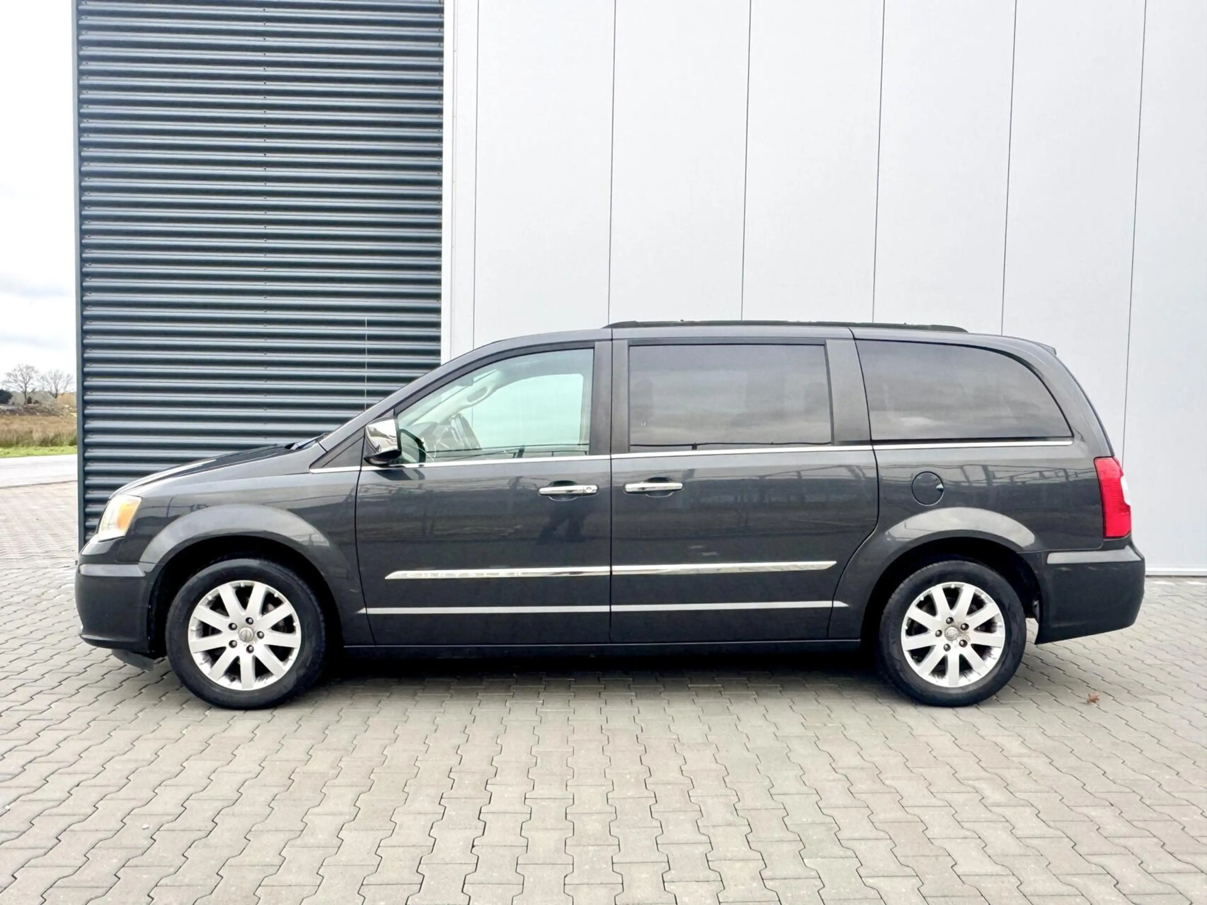 Chrysler Grand Voyager 3.8 V6 Limited Edition — photo 9