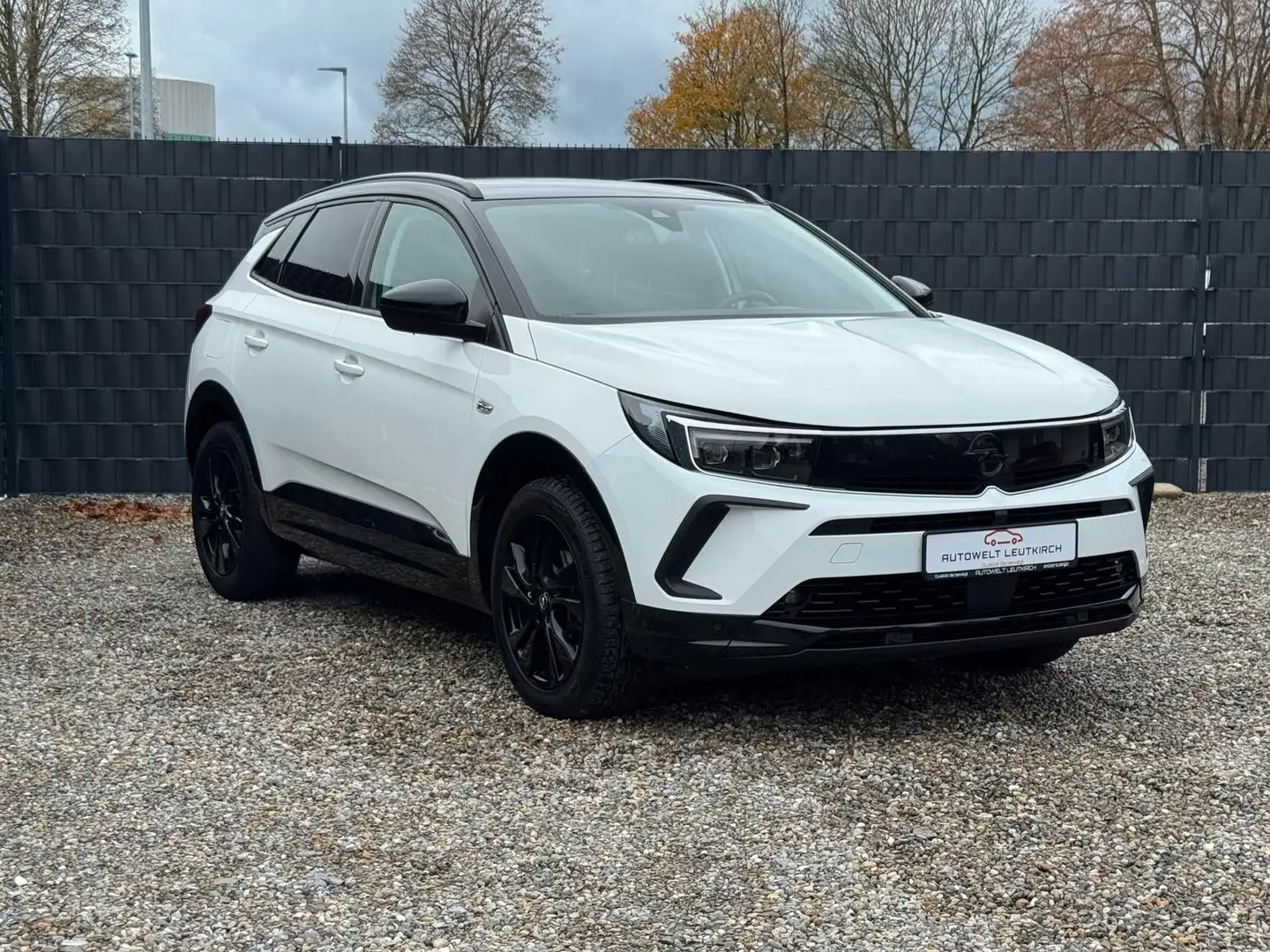 Opel Grandland X NAVI KLIMA PDC CAM SHZ LRH AUTOMAT Blanc - 2