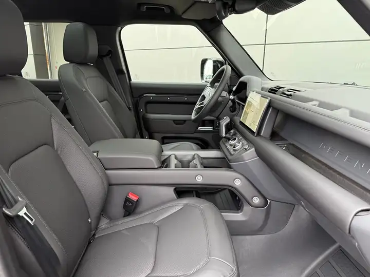 Land Rover Defender 2026, foto 3