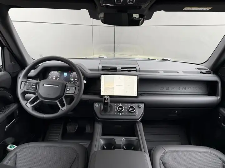 Land Rover Defender 2026, foto 4