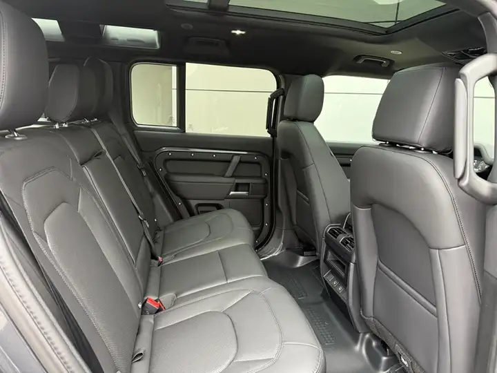 Land Rover Defender 2026, foto 5