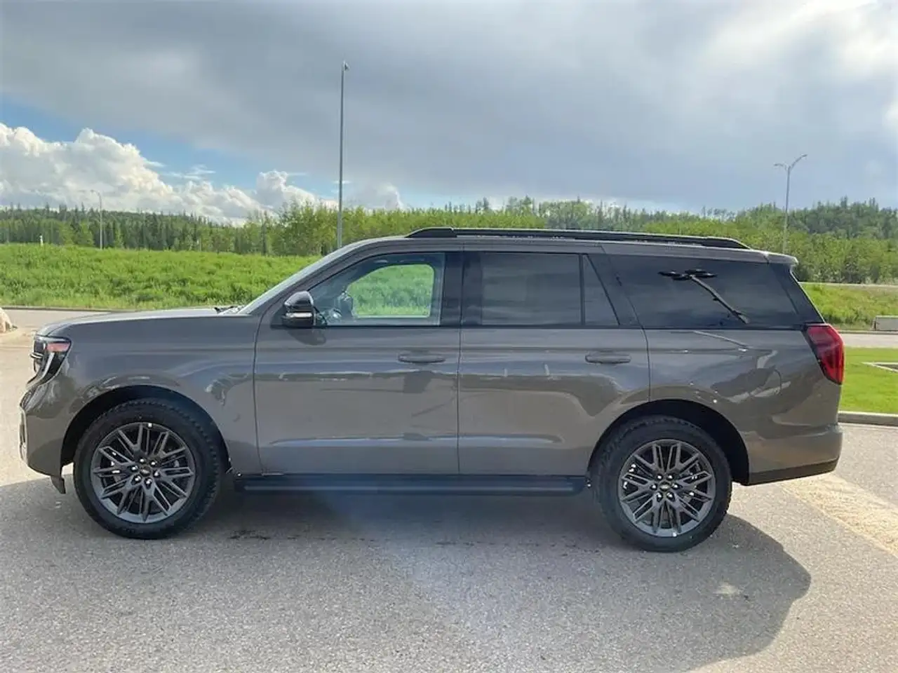 Ford Expedition снимка Ford Expedition