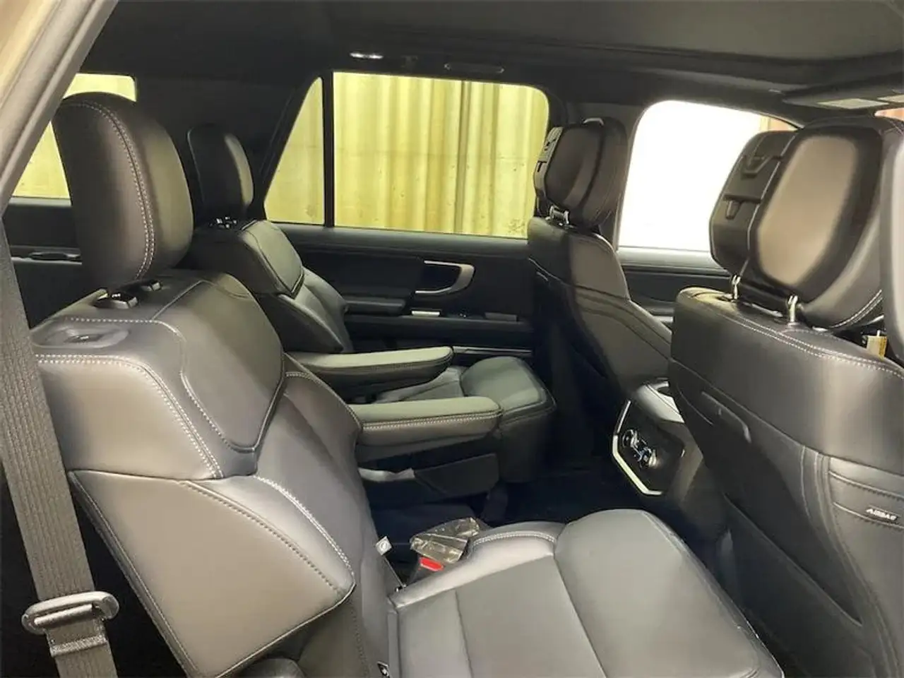 Ford Expedition снимка Ford Expedition