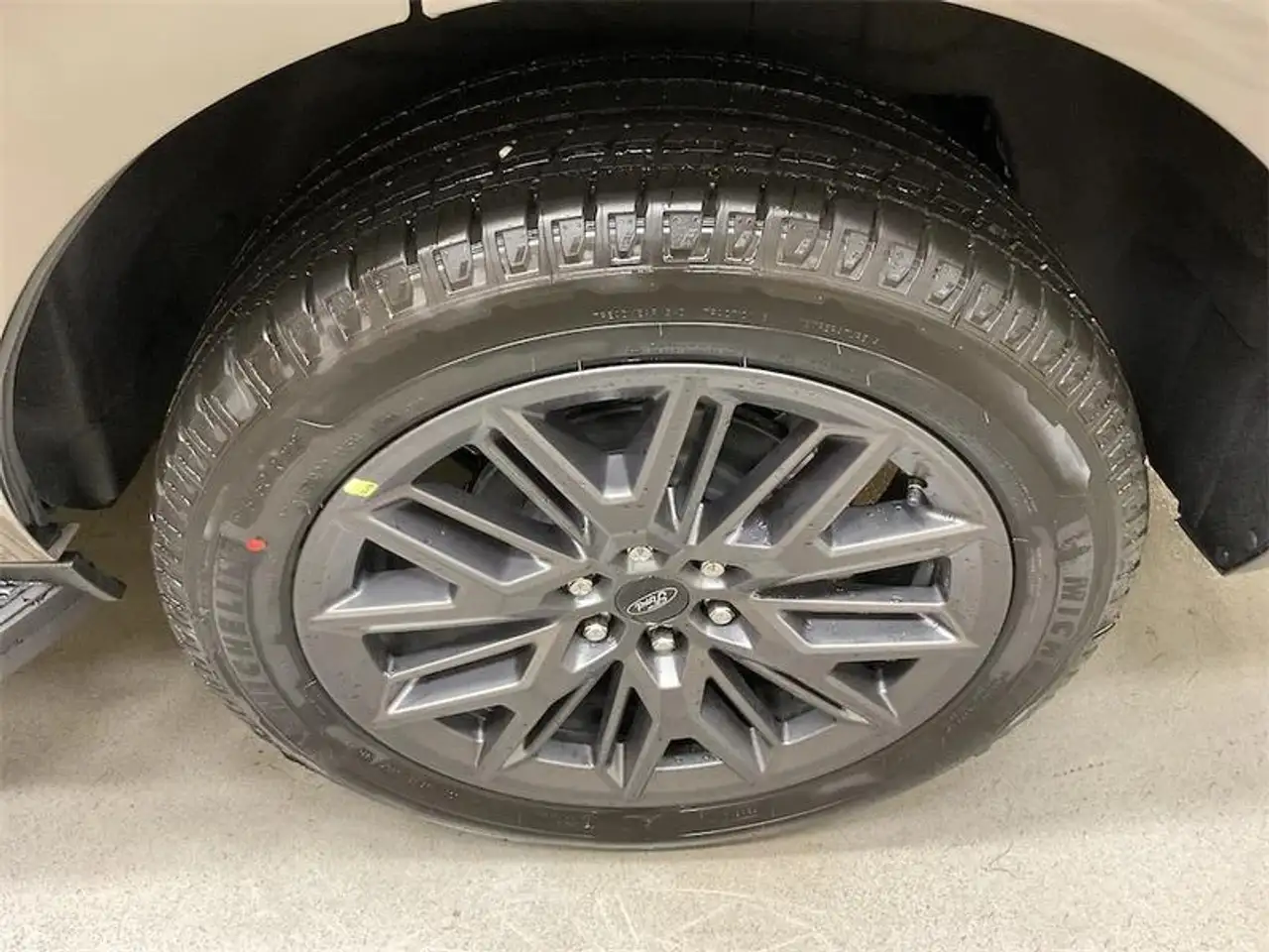 Ford Expedition снимка Ford Expedition