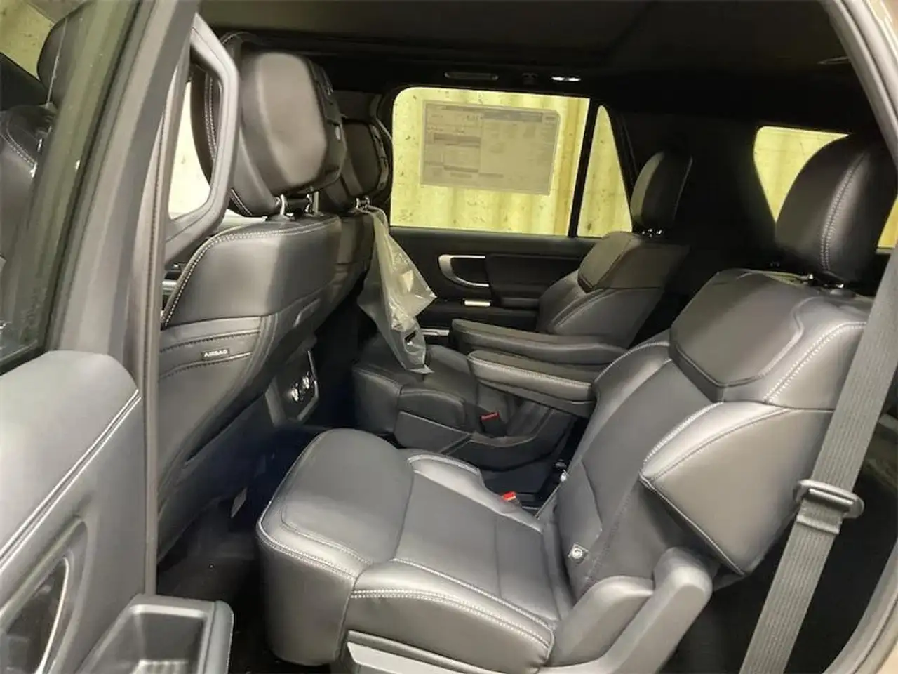 Ford Expedition снимка Ford Expedition