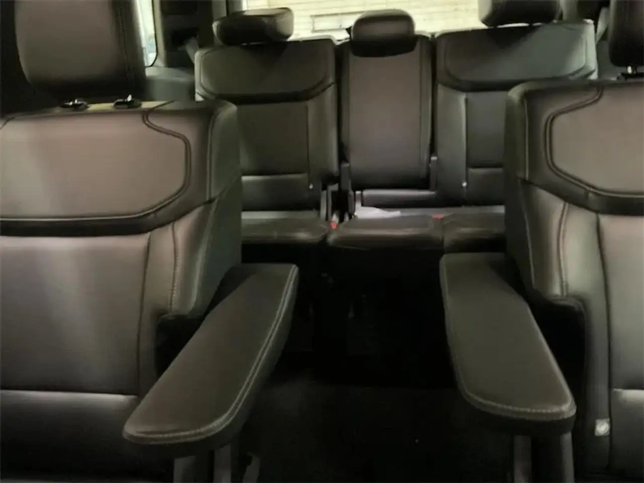Ford Expedition снимка Ford Expedition