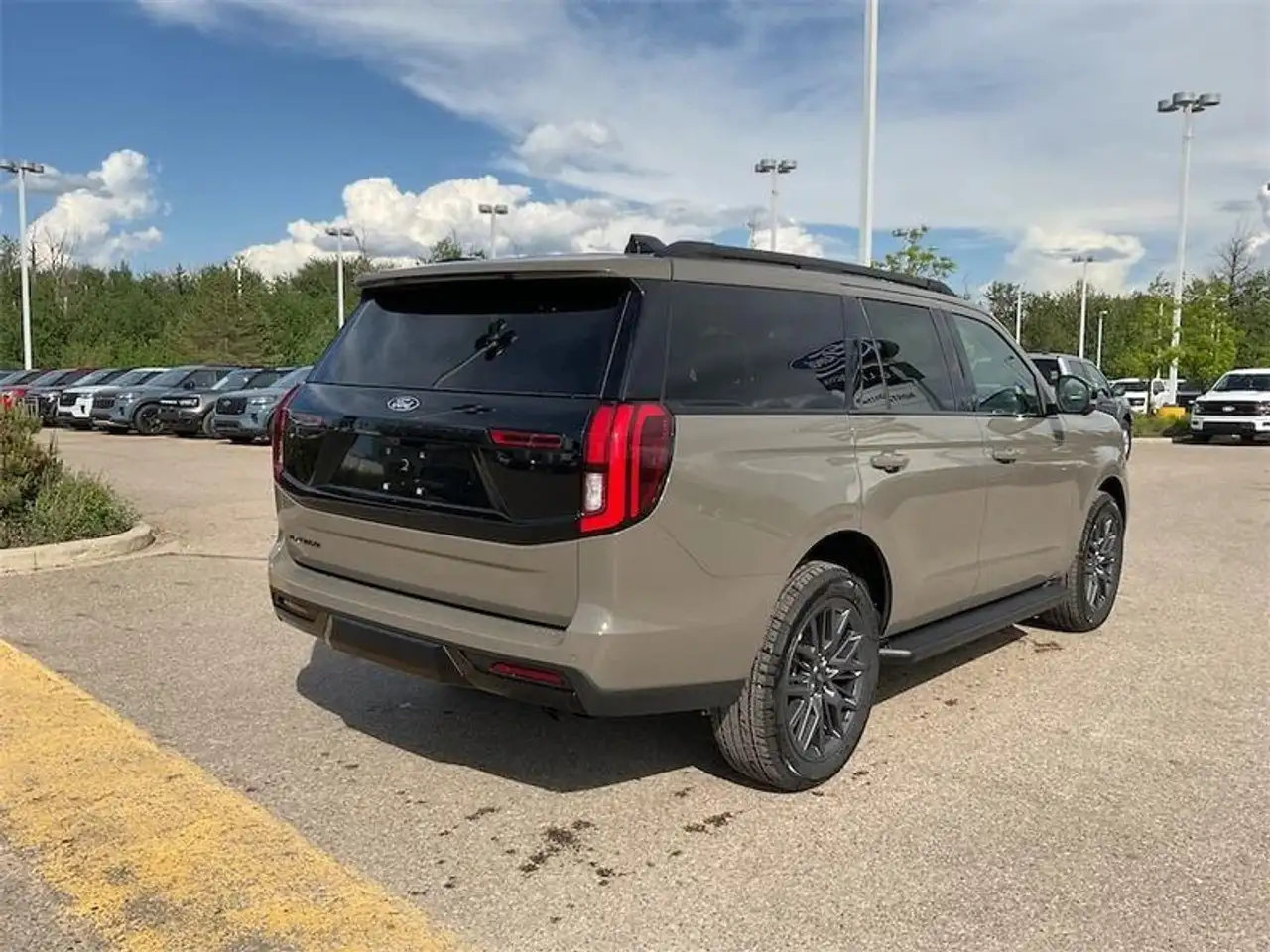 Ford Expedition снимка Ford Expedition