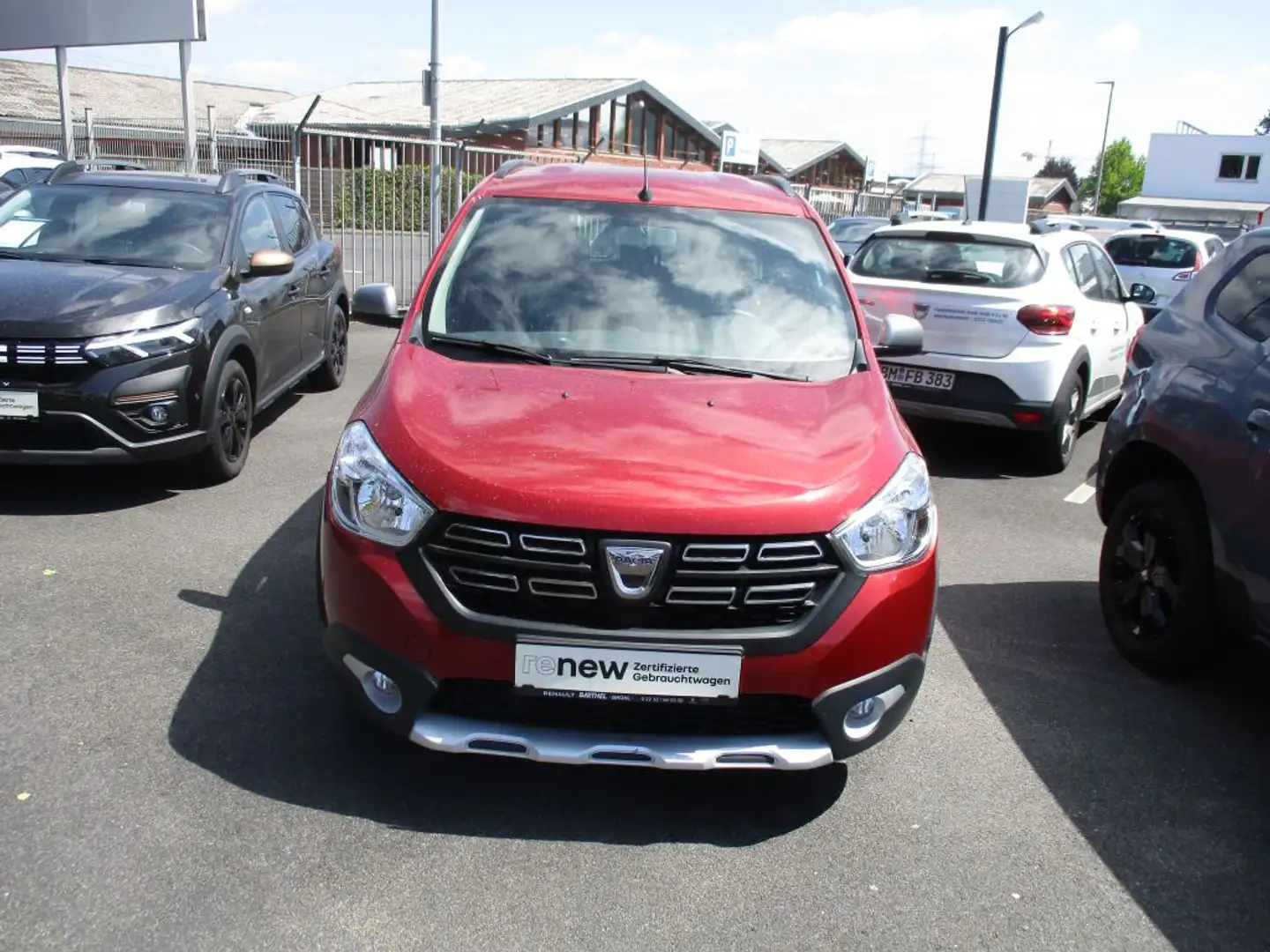 Dacia Lodgy TCe 130 GPF Stepway Rot - 1