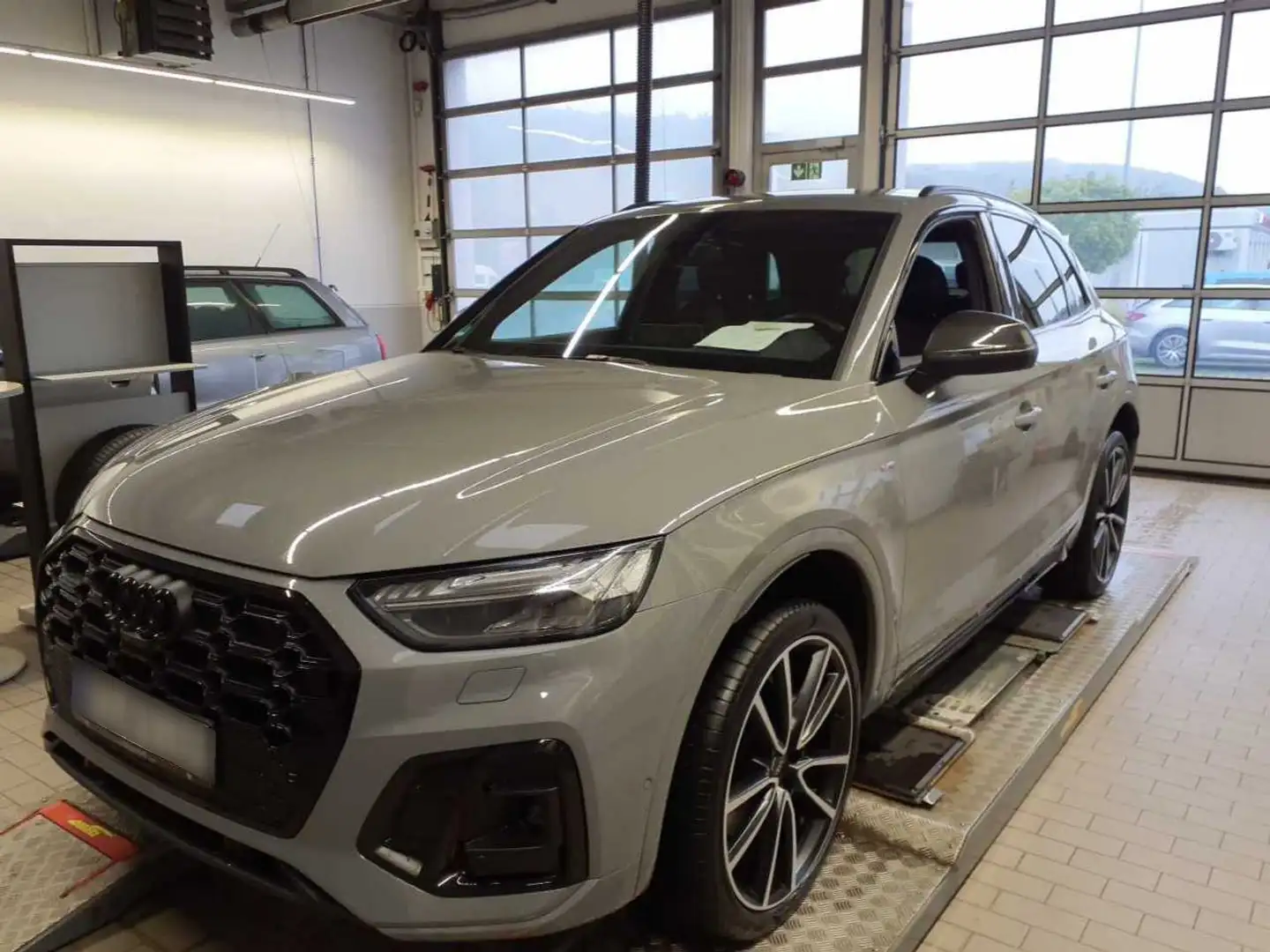Audi Q5 S-Line 40 TDI quattro S-tronic +OPTIK+STDHZG+ Grau - 2