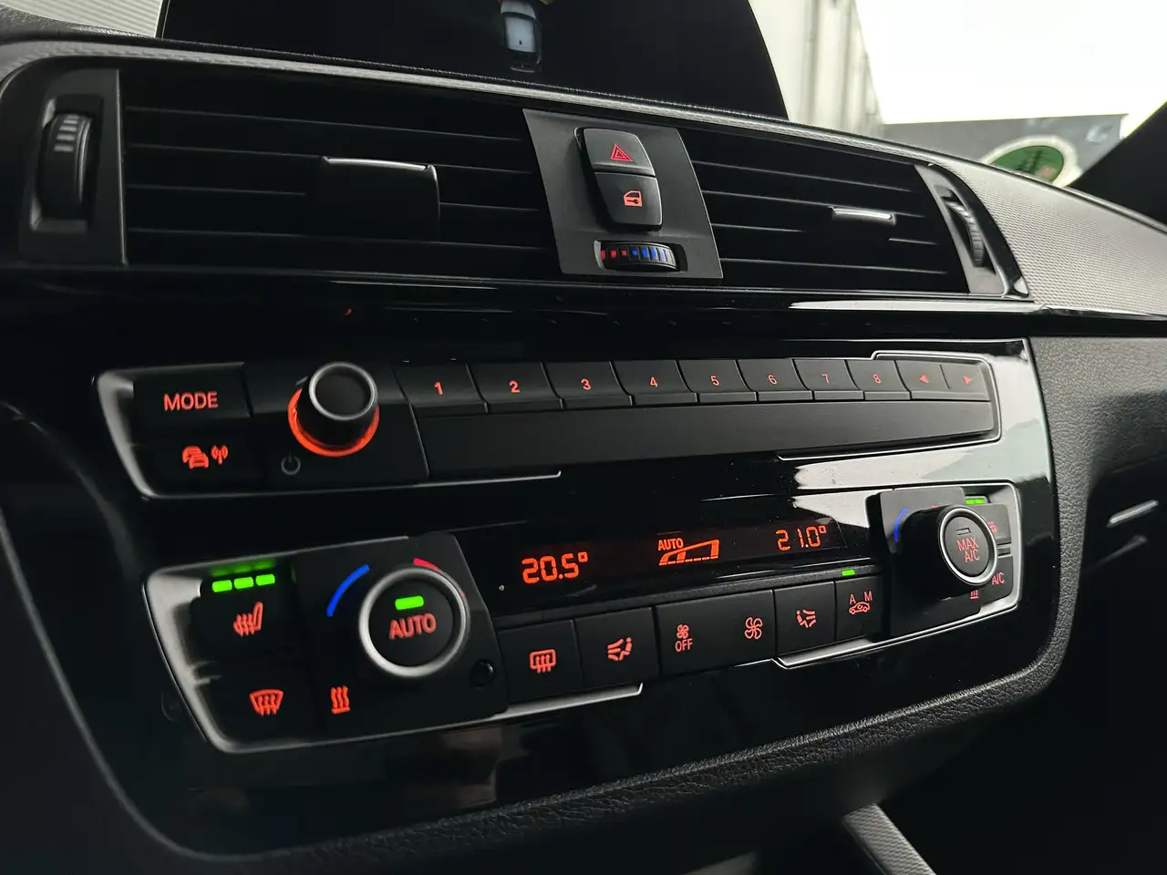 BMW 118 — photo 19 sur 43