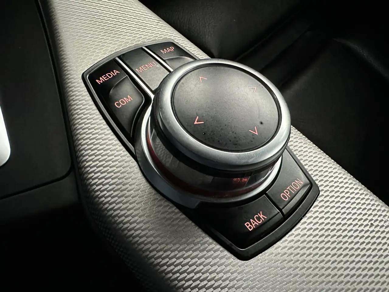 BMW 118 — photo 21 sur 43