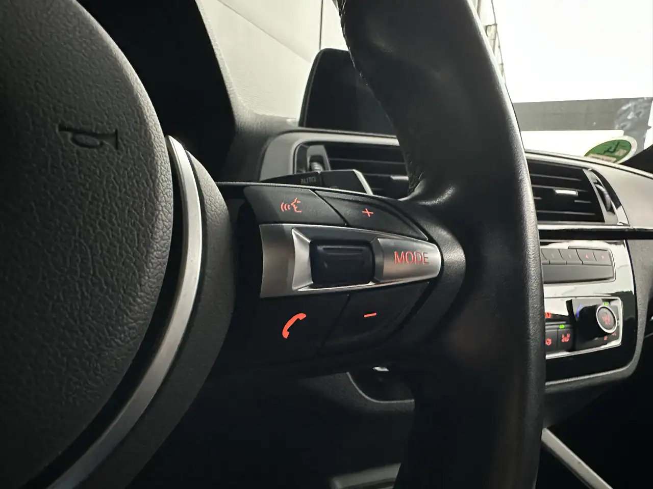 BMW 118 — photo 22 sur 43