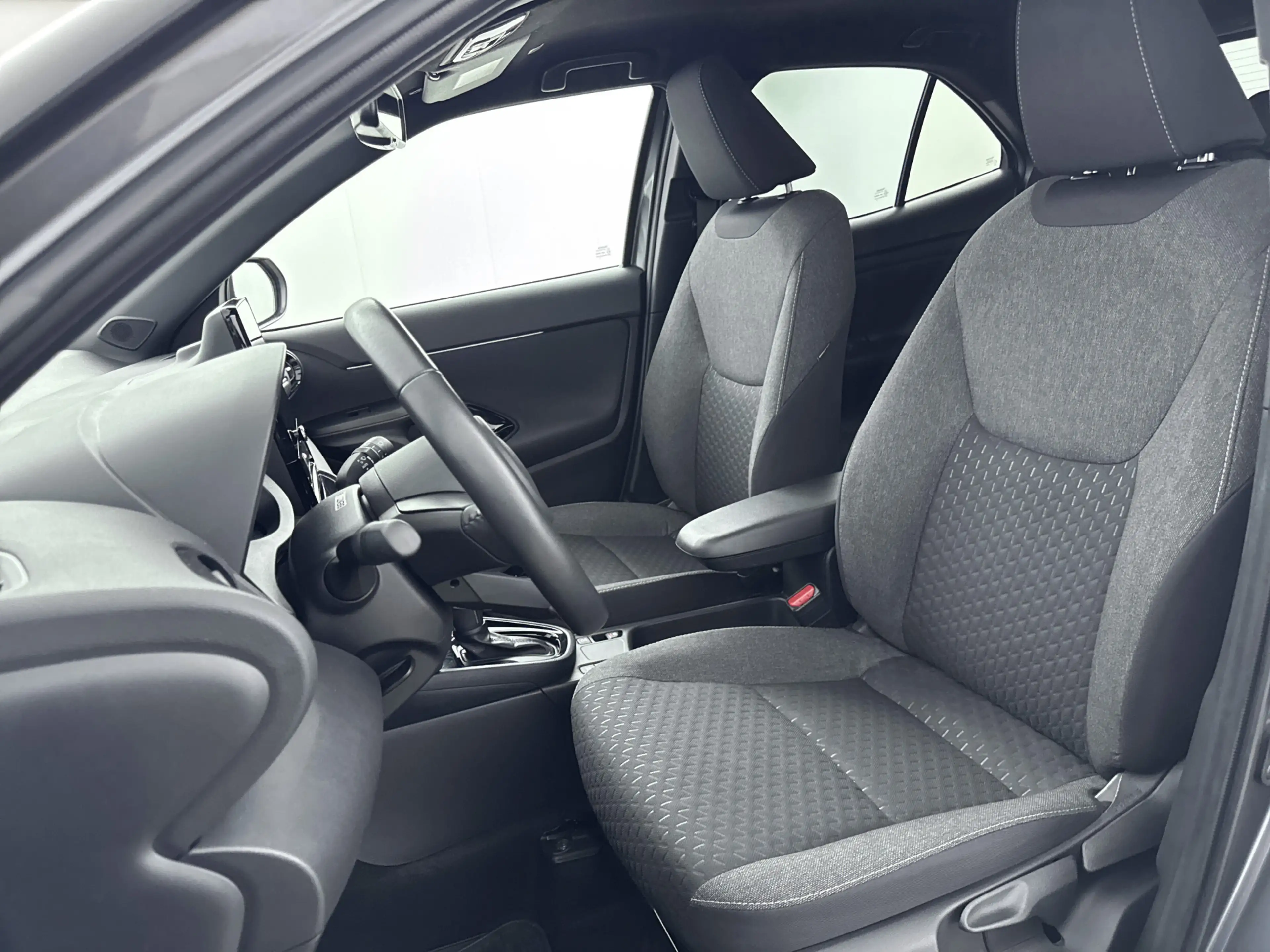 Toyota Yaris Cross 1.5 Hybrid 115 Dynamic | Voorruit-Stuur-Stoelverwa — photo 15