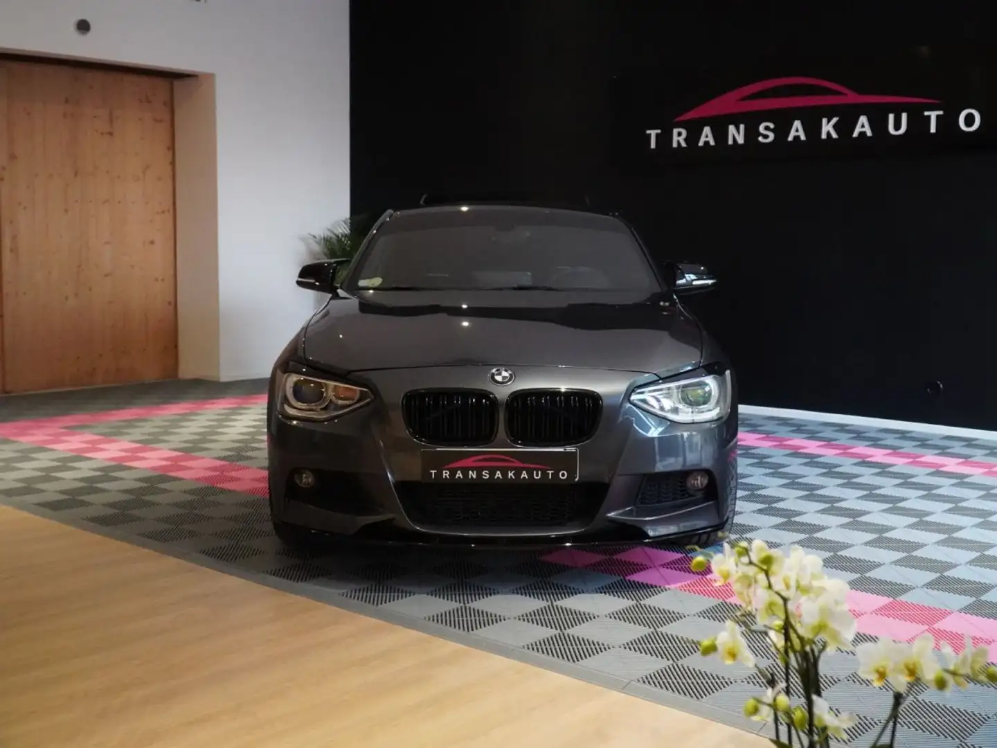 BMW 118 SERIE F20 118d 143 ch M Sport / Harman Kardon Grijs - 2