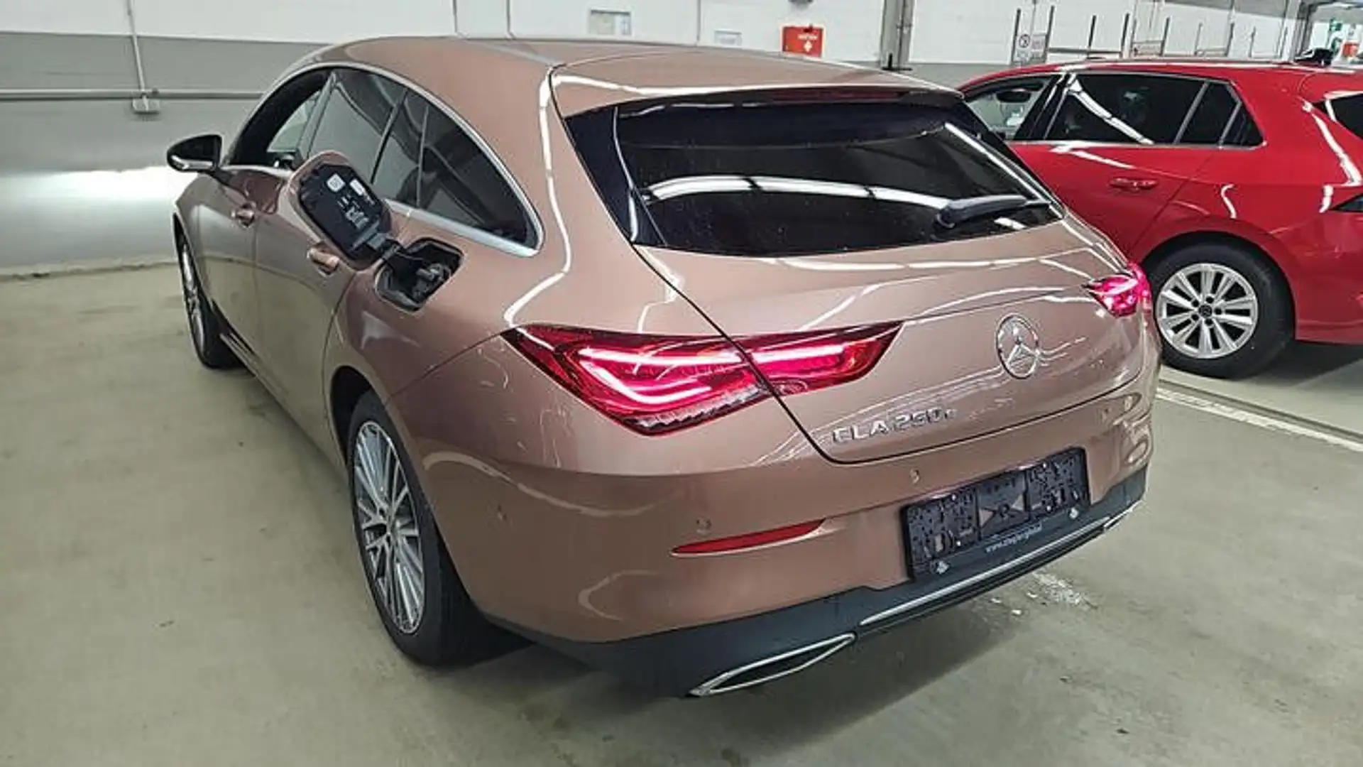 Mercedes-Benz CLA 250 *Ambi*18"* Gold - 2