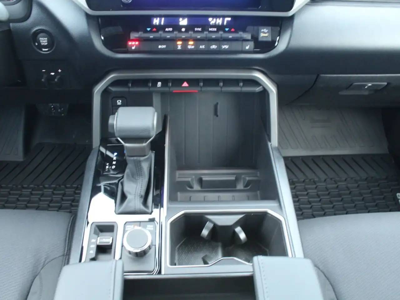 Toyota Tundra снимка Toyota Tundra