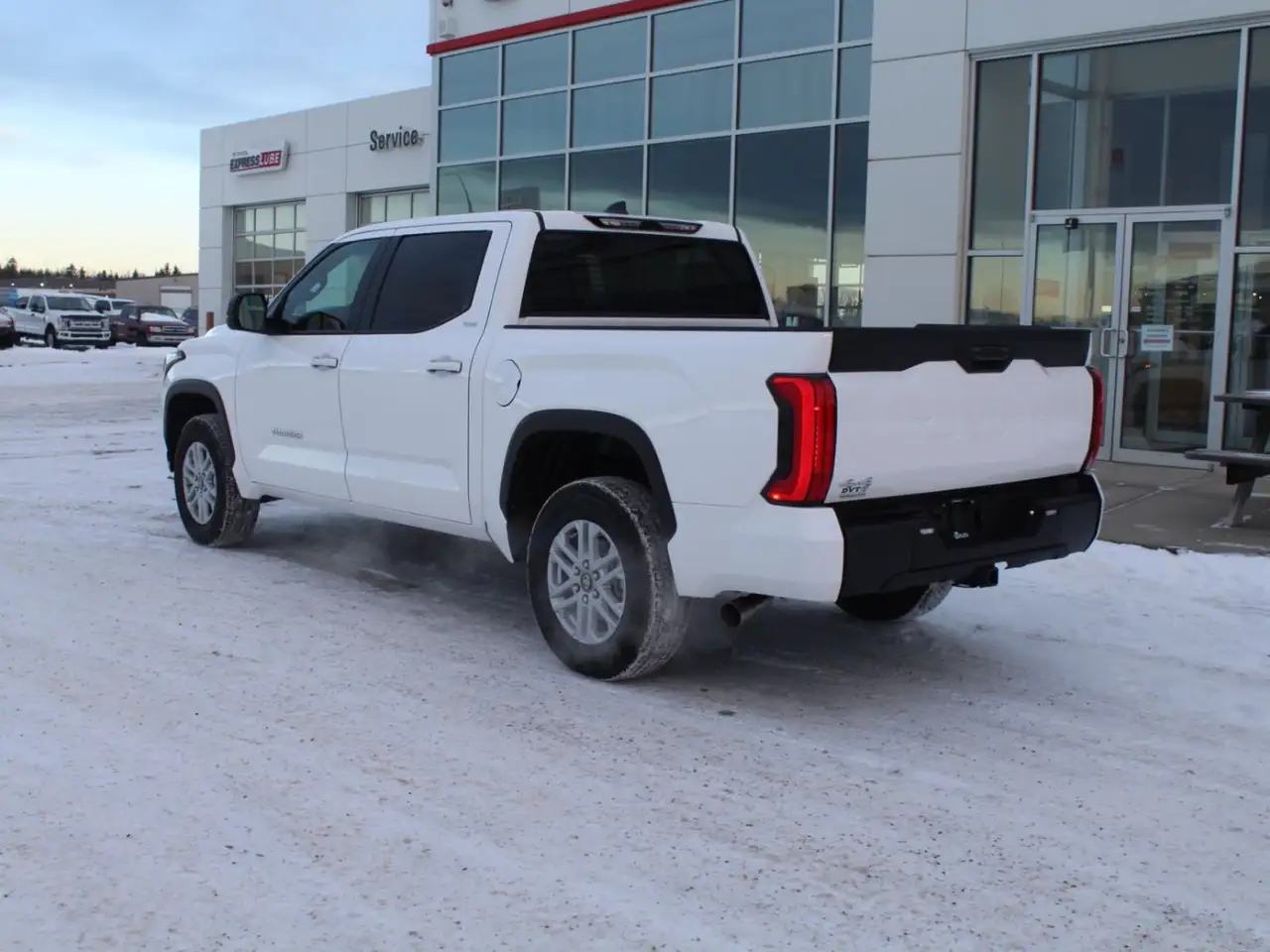 Toyota Tundra снимка Toyota Tundra