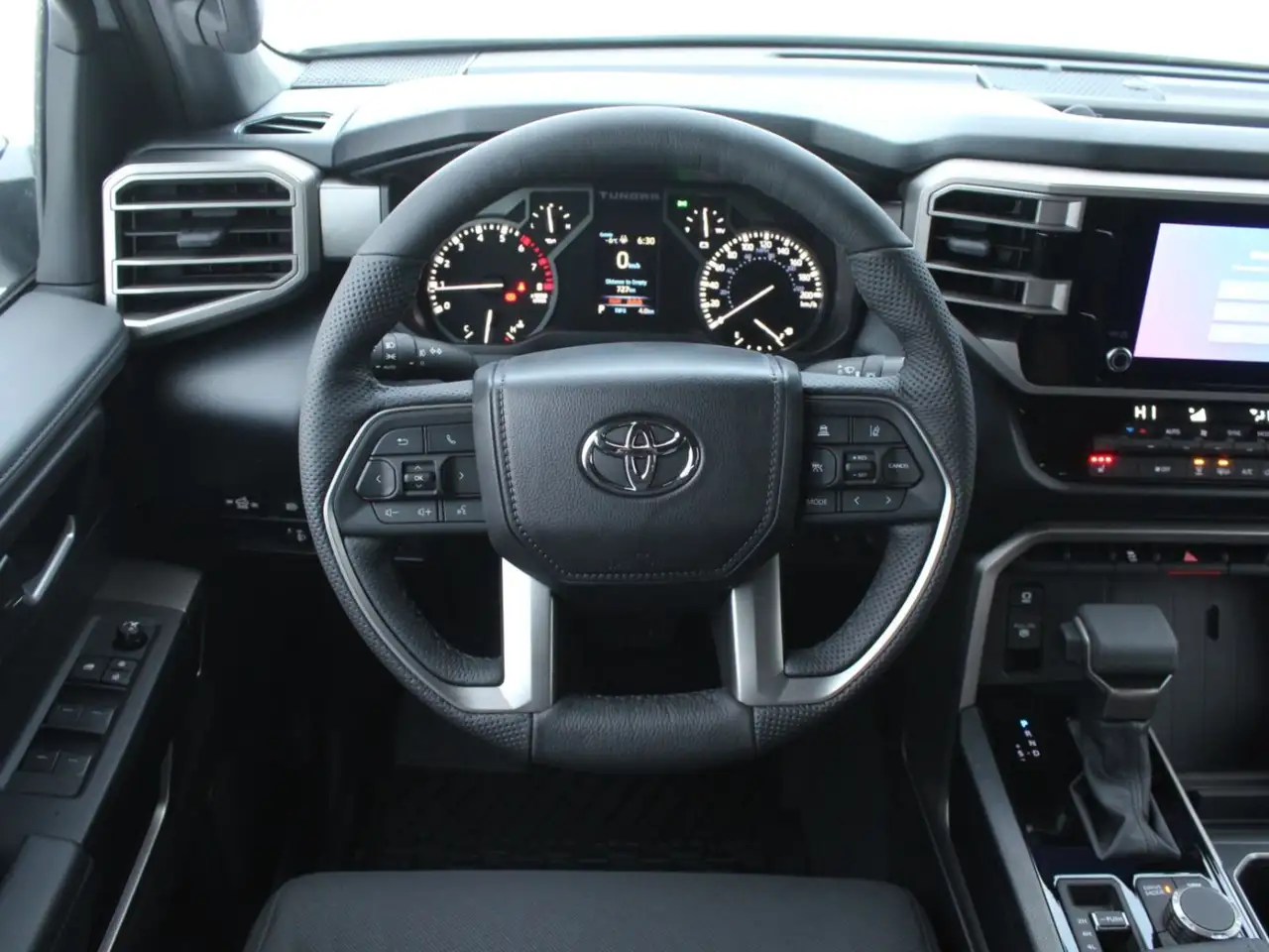 Toyota Tundra снимка Toyota Tundra