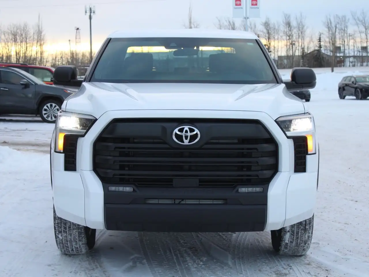 Toyota Tundra снимка Toyota Tundra