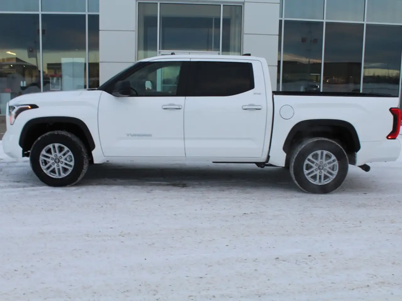 Toyota Tundra снимка Toyota Tundra