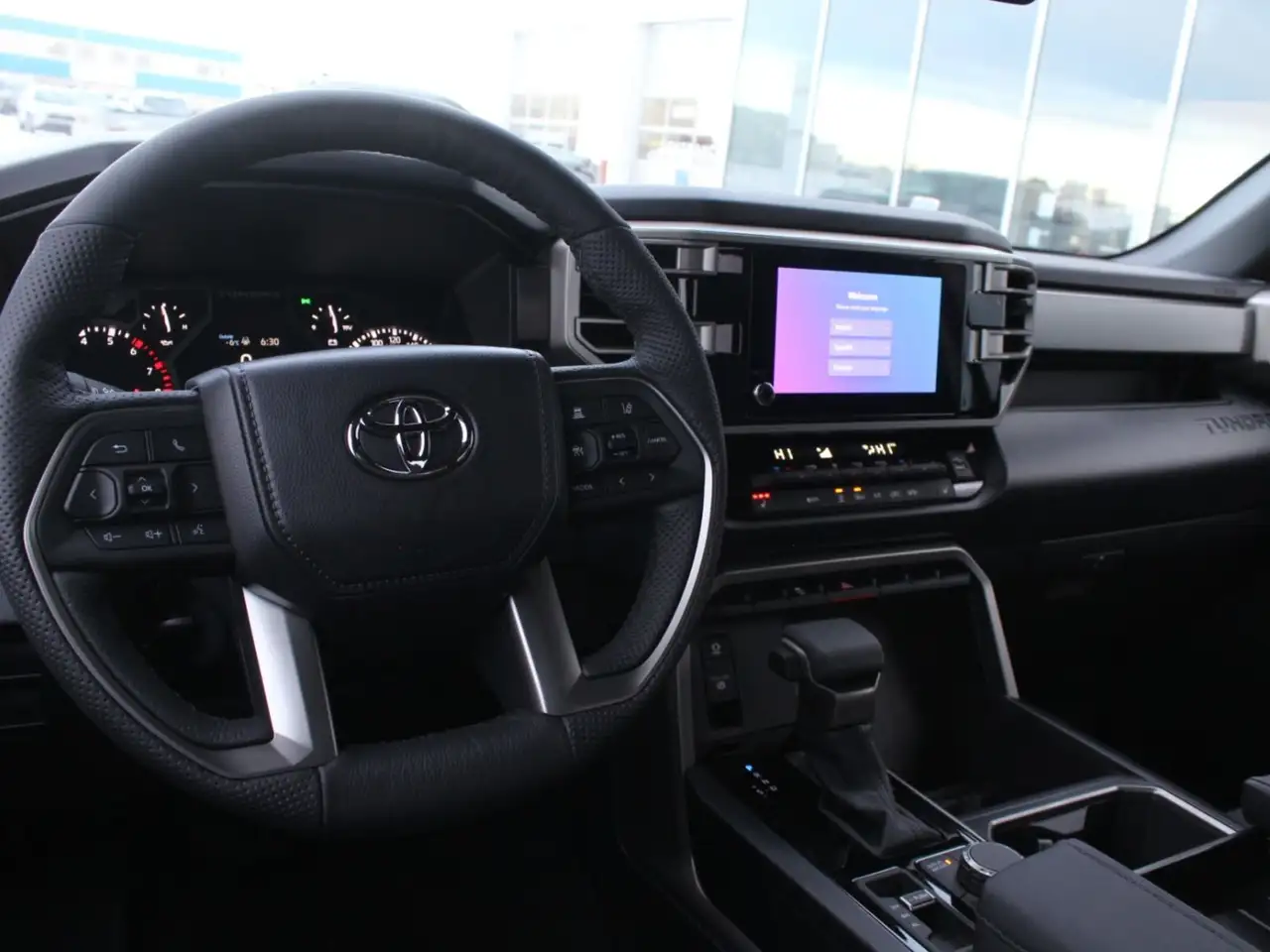 Toyota Tundra снимка Toyota Tundra