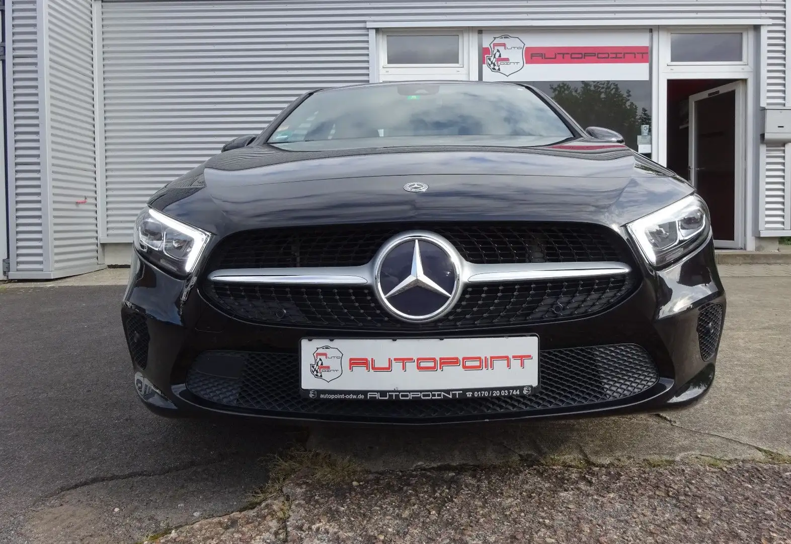 Mercedes-Benz A 200 LIMOUSINE AUTOM. LED NAVI MBUX TEILLEDER Negro - 2