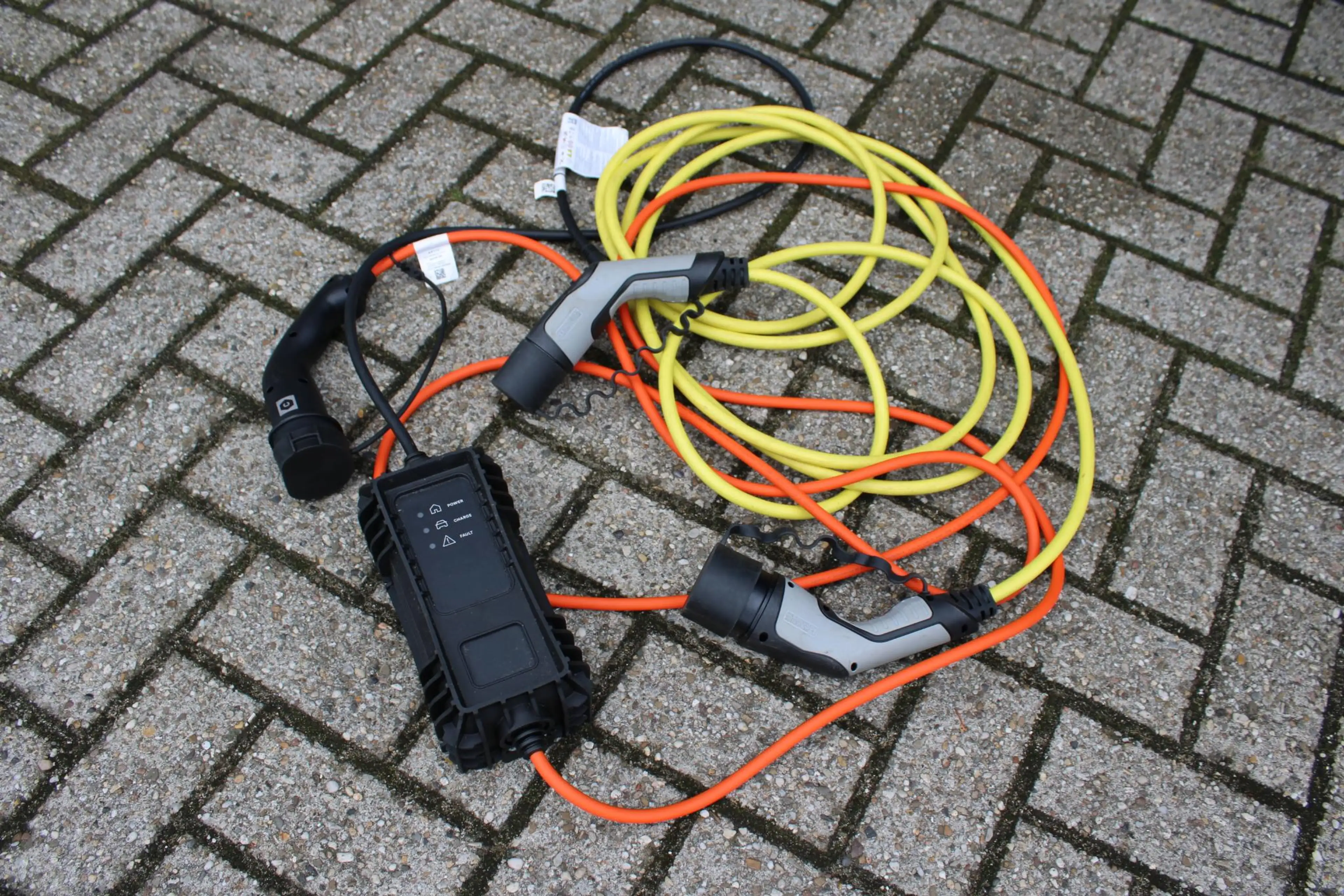 Peugeot e-2008 EV Allure 50 kWh — photo 10