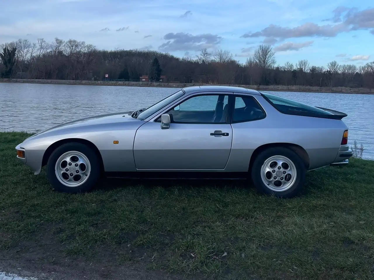 Porsche 924S, foto 4