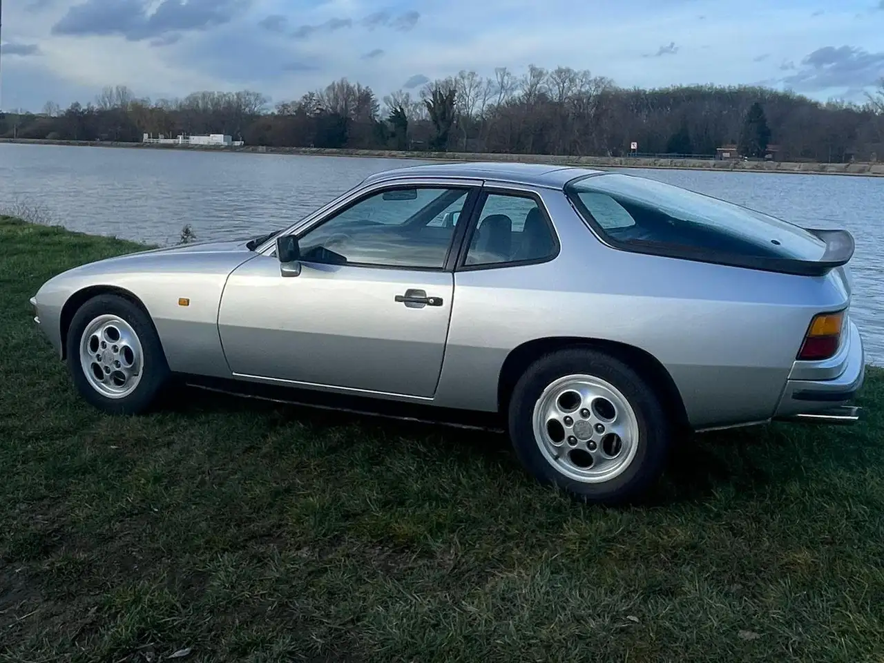 Porsche 924S, foto 3