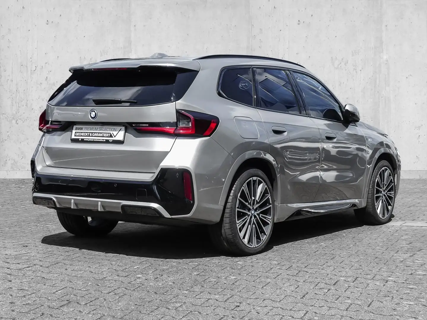 BMW iX1 xDrive30 M-SPORT+HUD+PANO+ACC+AHK+RFK+NAVI Argintiu - 2